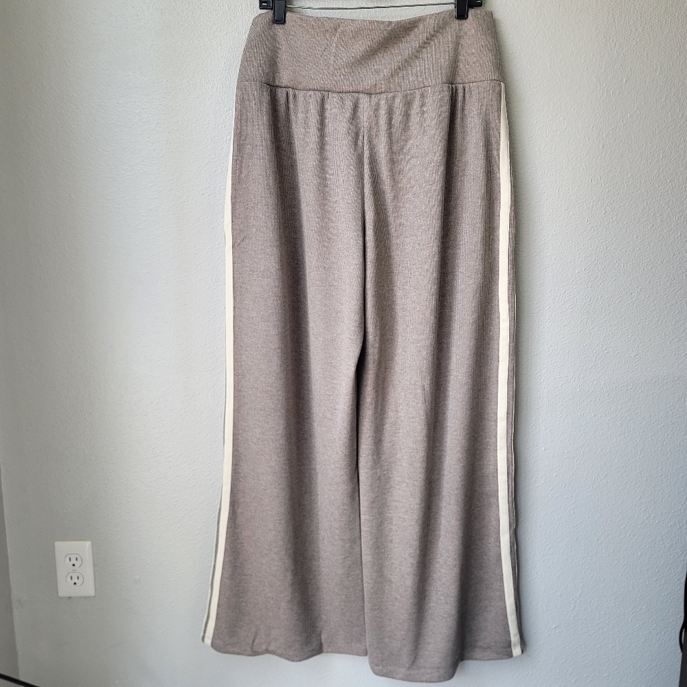Halara Ribbed High Waisted Tummy Control Wide Leg Pants Size XLarge In Taupe NEW - Picture 10 of 12
